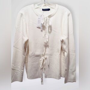 NWT Women’s Textured Knit Crew Neck Long Sleeved Sweater White Size L